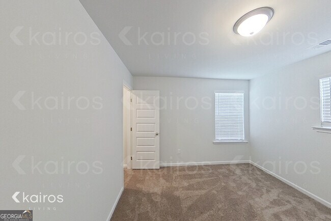 Building Photo - 201 Redwood Ct
