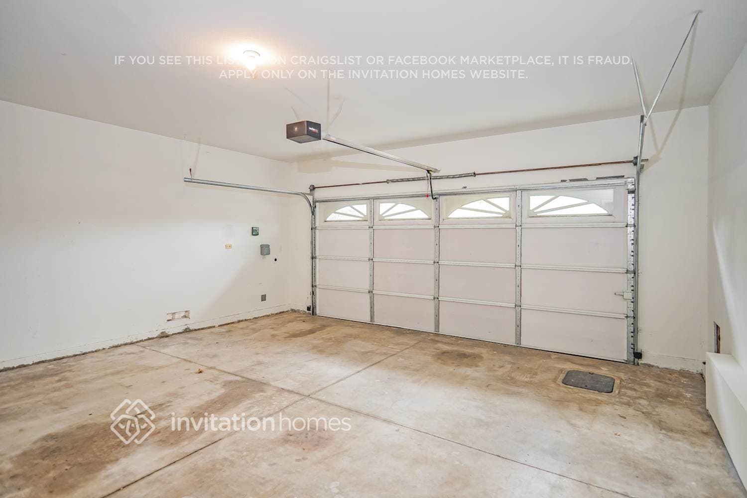 Building Photo - 45916 Via La Colorada