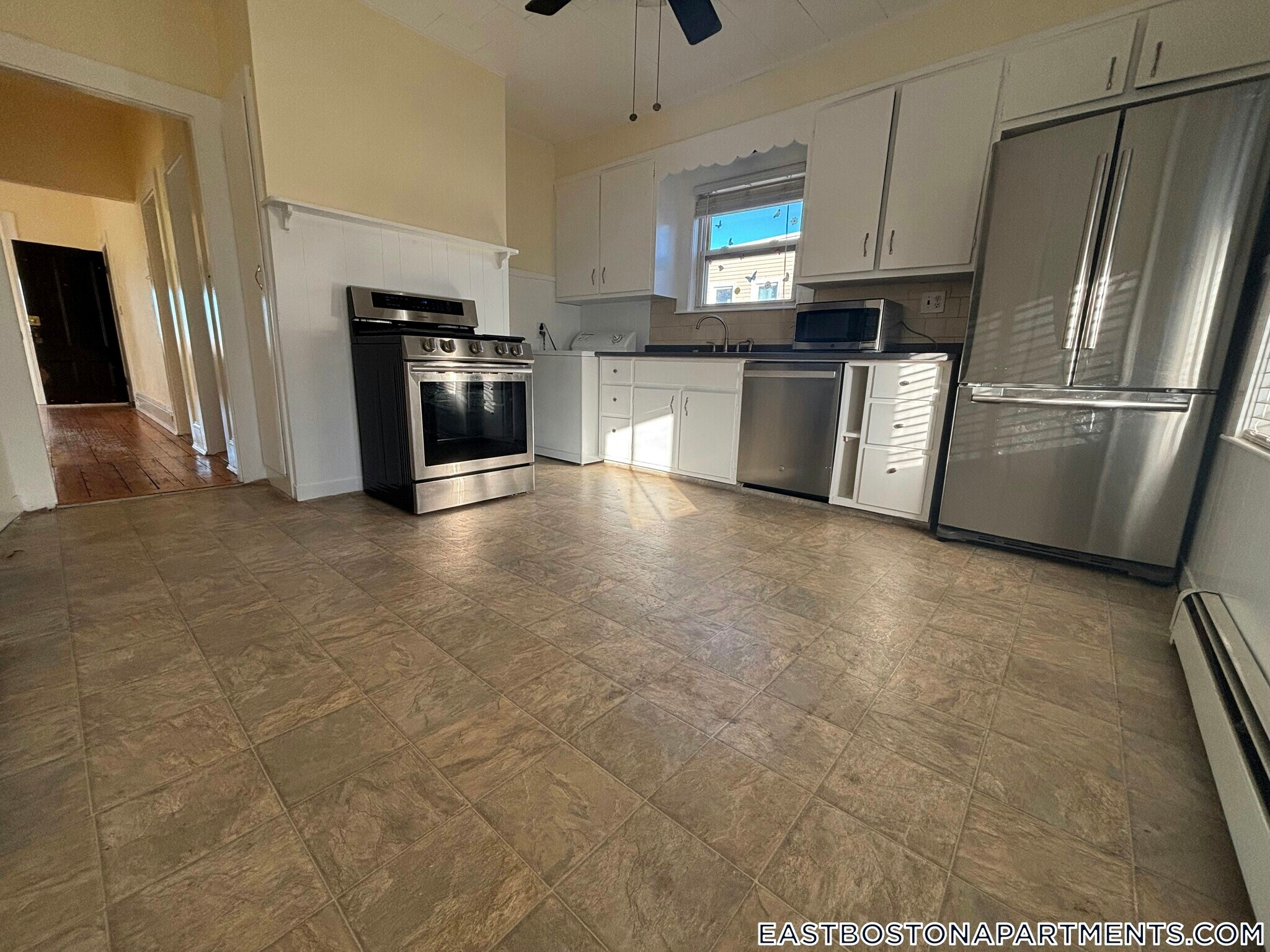 Building Photo - 33 Falcon St