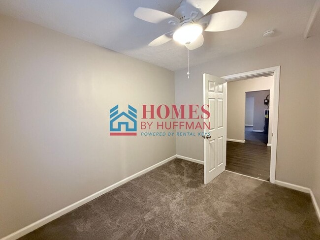 Building Photo - Two Bedroom House | Updated with Appliances