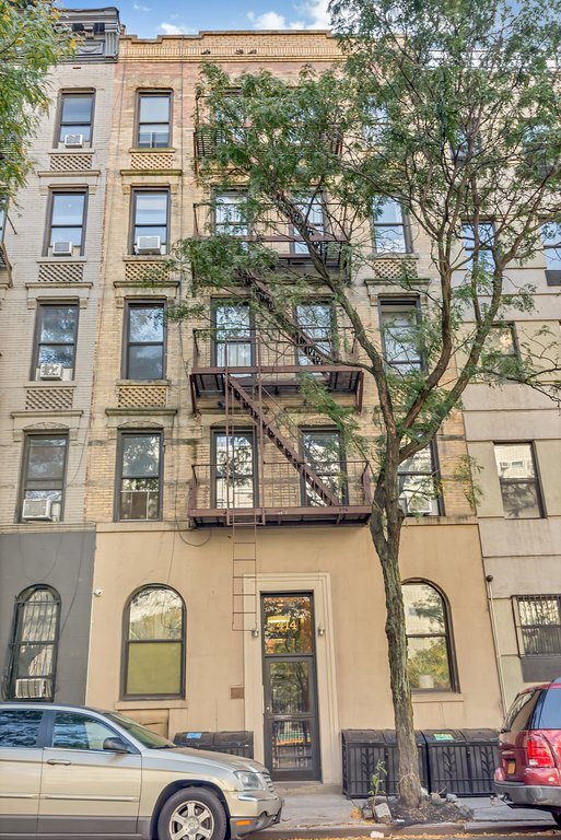 Building Photo - 414 W 49th St