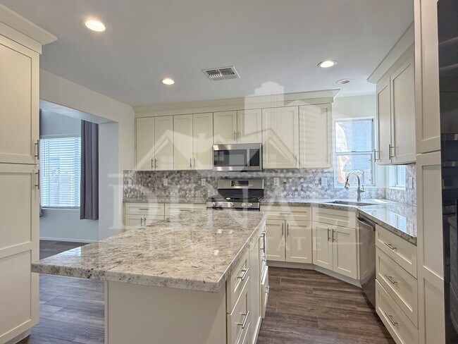 Building Photo - 1275 E Marcella Ln