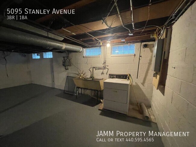 Building Photo - Maple Heights: SINGLE FAMILY 3-Bedroom