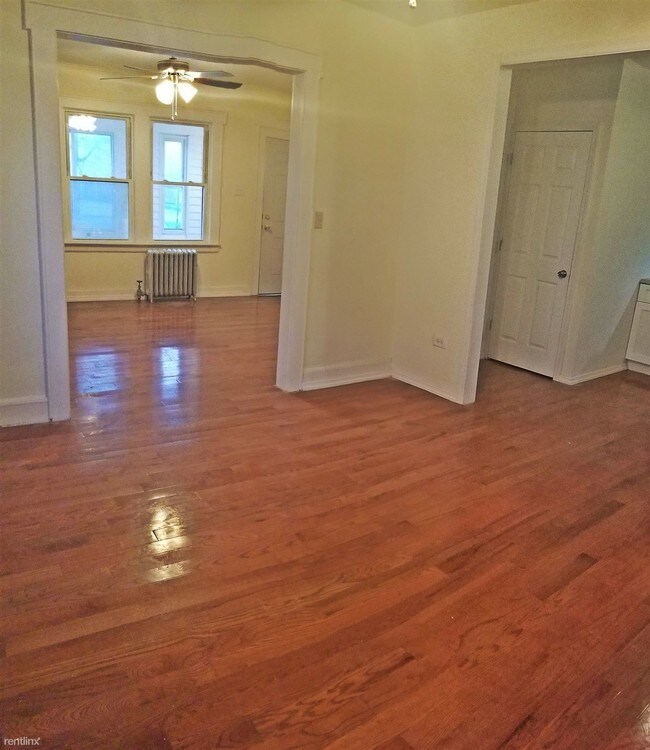 Building Photo - 19 Philip Pl