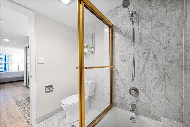 Building Photo - 3900 Galt Ocean Dr