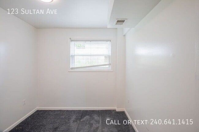 Building Photo - 123 Sultan Ave