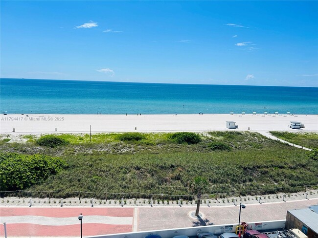 Building Photo - 5825 Collins Ave