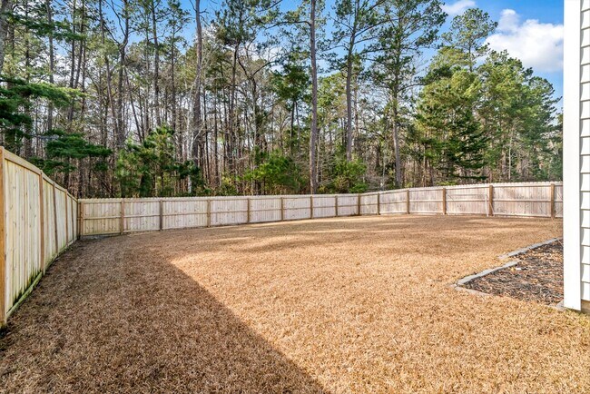 Building Photo - Modern Moncks Corner Home!
