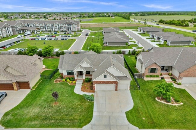 Building Photo - Luxury Home - Month-to-Month or 6-month Le...
