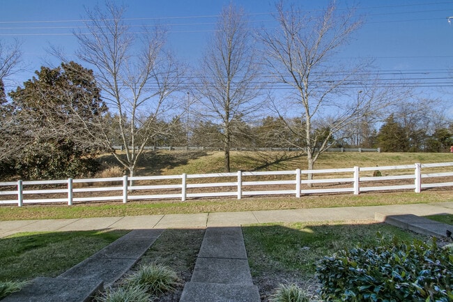 Building Photo - 1006 Halifax Ln