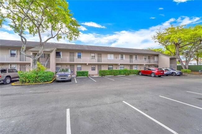 Building Photo - 7668 SW 152nd Ave