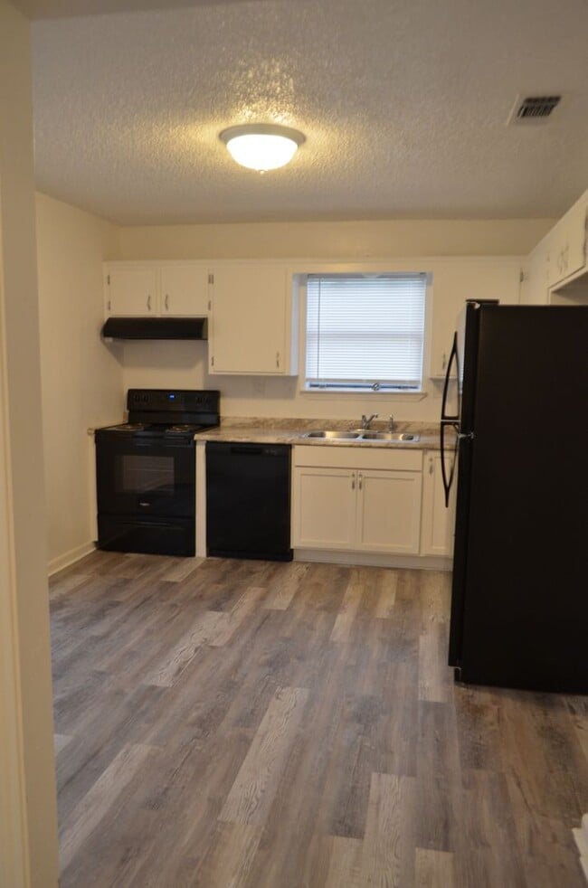 Building Photo - Come home...