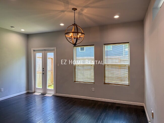 Building Photo - 4939 Ambient Dr