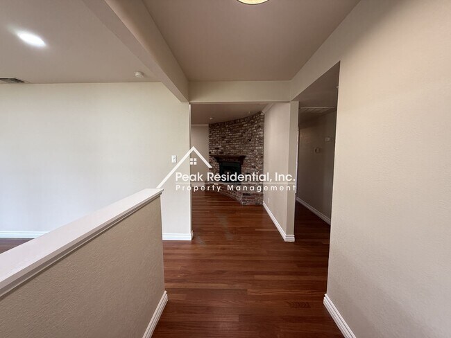 Building Photo - Spacious 3bd/2ba Carmichael Home With Sun Room
