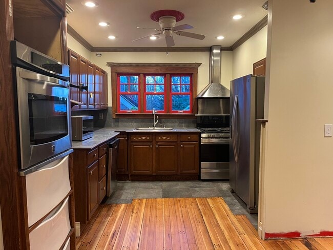 Building Photo - 711 Union St