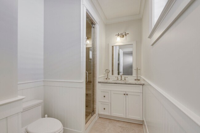 Building Photo - 5br Bethesda Home for Rent
