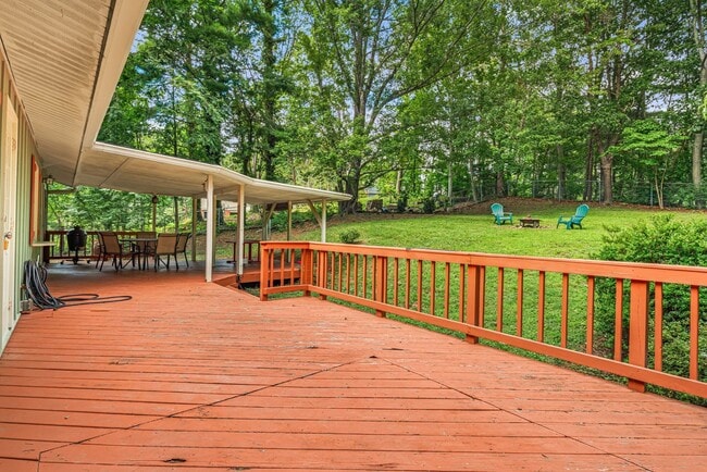 Building Photo - 3-Bedroom Home in North AVL with Studio an...