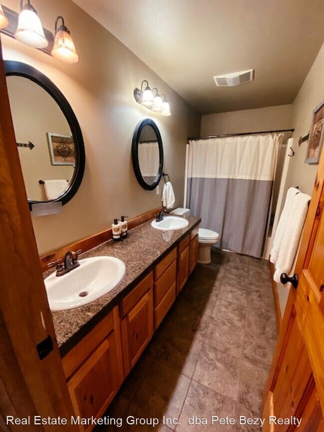 Building Photo - 4 br, 3 bath House - 382-60 Butts Rd