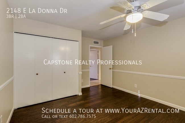 Building Photo - 2148 E La Donna Dr