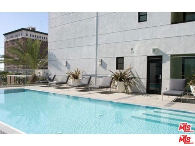 Building Photo - 1234 Wilshire Blvd