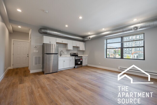 Primary Photo - 1219 W Devon Ave