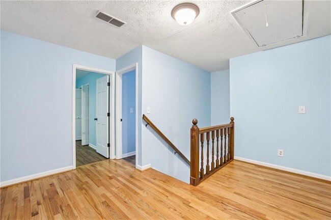 Building Photo - 2063 Six Branches Dr
