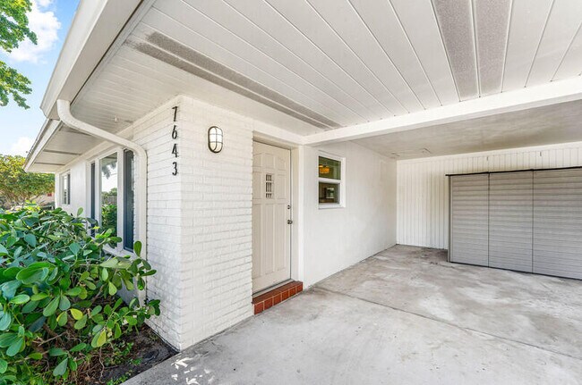 Building Photo - 7643 Overlook Rd