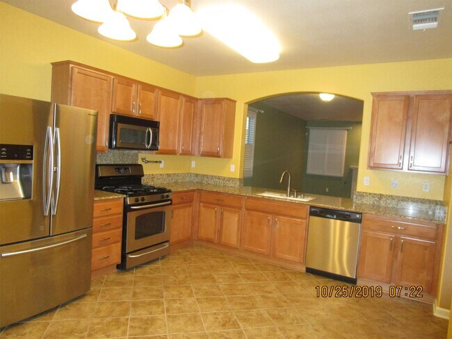 Building Photo - 2065 Stone Wood Loop