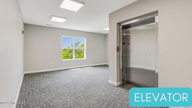 Building Photo - 2272 Dolphin Shores Dr SW