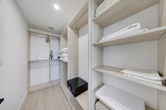 Building Photo - 40 NW 3rd St