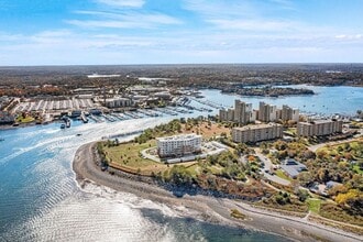 Building Photo - 51 Broad Reach