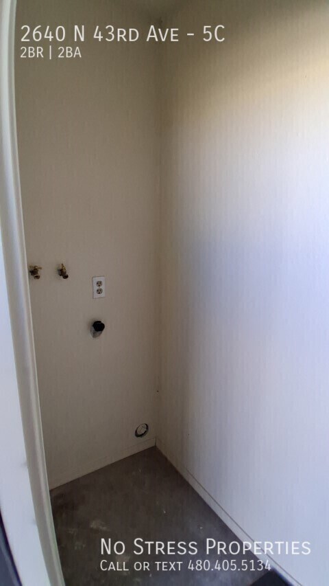 Building Photo - 2640 N 43rd Ave