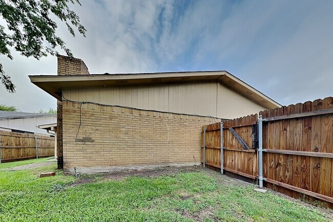 Building Photo - 3839 Casa Del Sol Ln