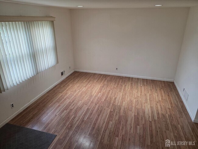 Building Photo - 405 Frederick Ave