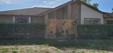 Building Photo - 2805 Knoxville Dr