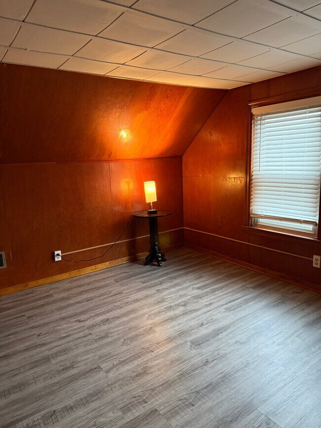 Building Photo - 2137 Wespark Ave