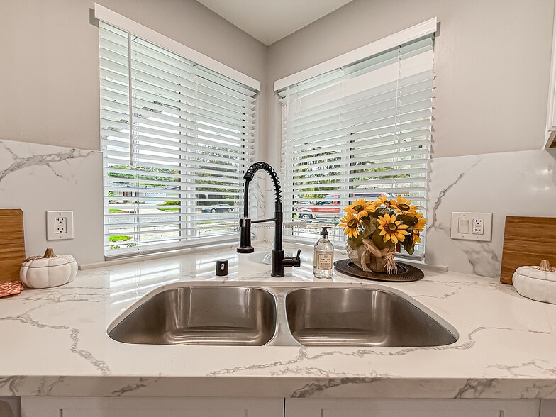 Building Photo - 717 Watson Ave