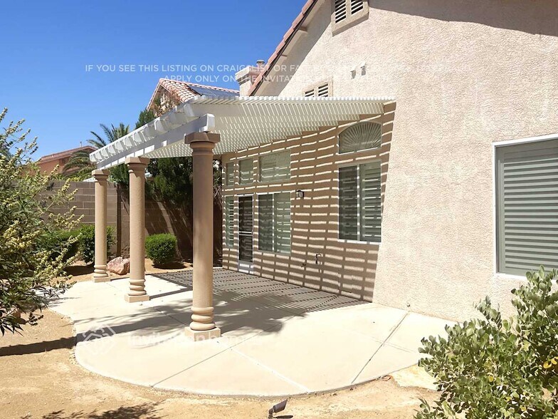 Building Photo - 4711 Blue Moon Ln
