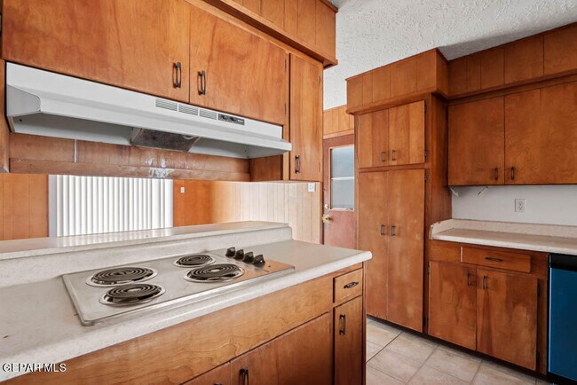 Building Photo - 3313 Cork Dr