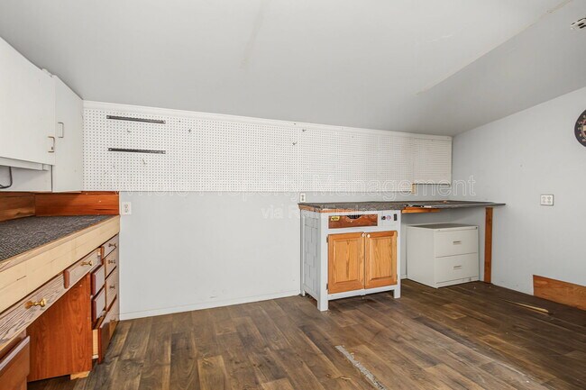 Building Photo - 7071 Ruth Way