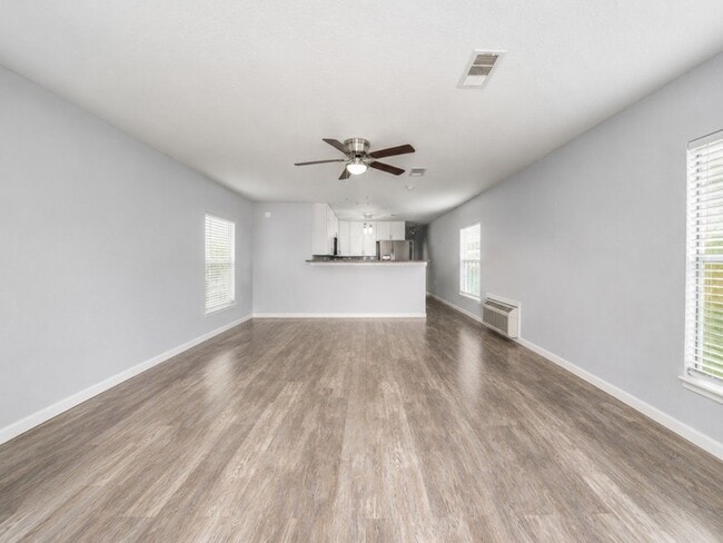 Building Photo - 6317 Heards Ln