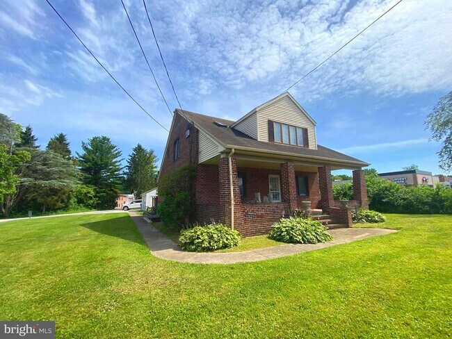 Building Photo - 812 E Baltimore Pike
