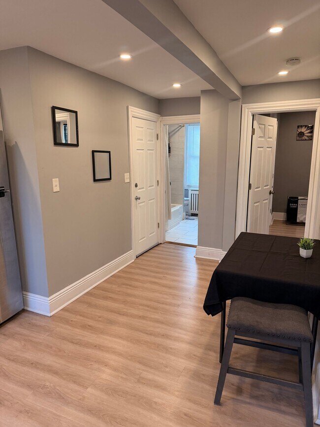 Building Photo - 125 Fabyan Pl