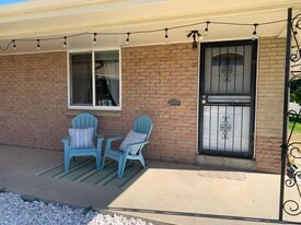 Building Photo - 3915 W 23rd Ave