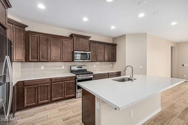 Building Photo - 19874 W Devonshire Ave