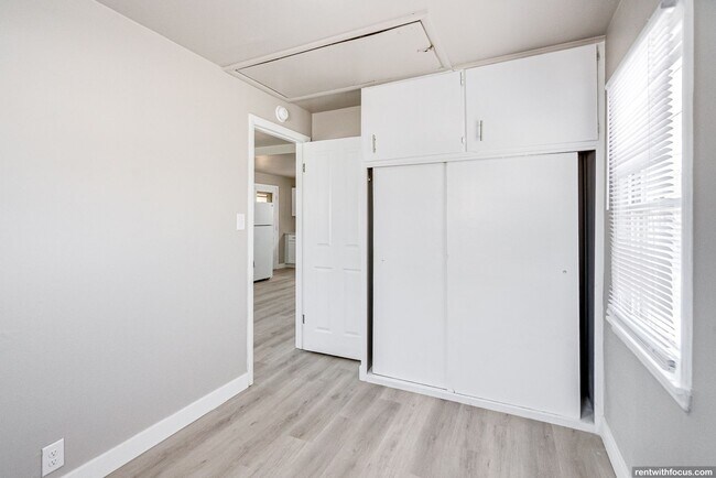 Building Photo - 1001 Main Ave