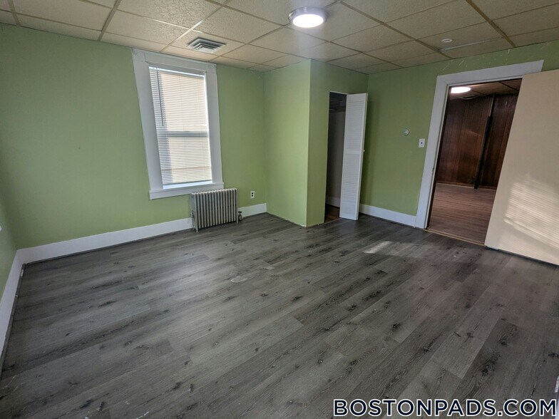 Building Photo - 63 Whitman St