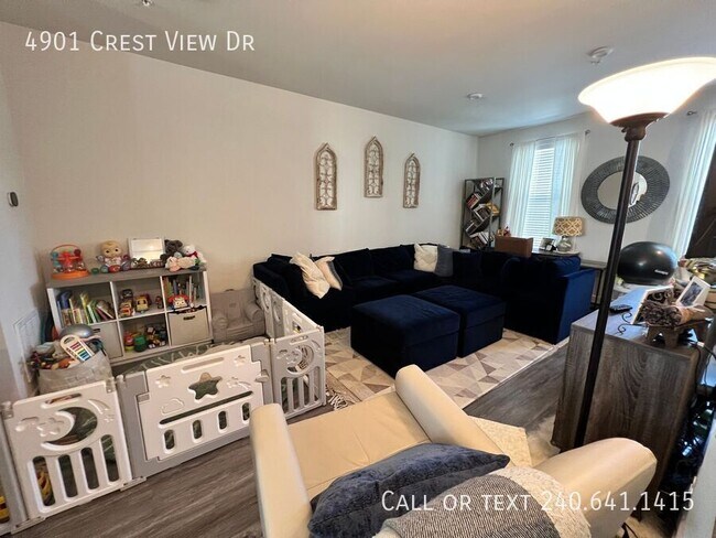 Building Photo - 4901 Crest View Dr