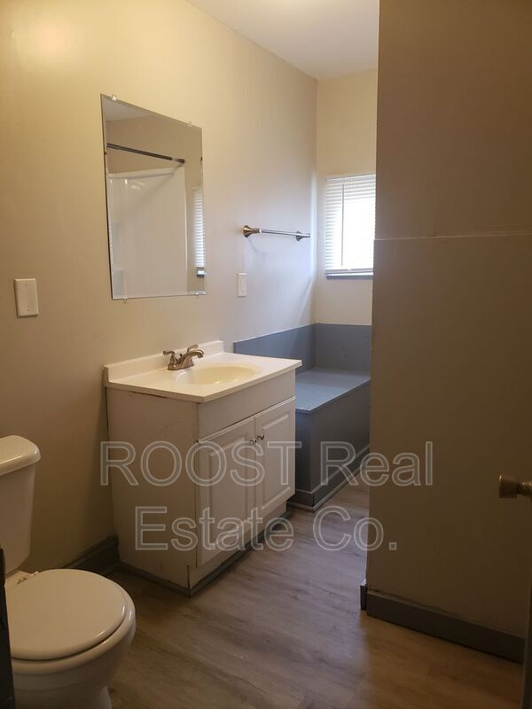 Building Photo - 209-211 N. Hague Avenue