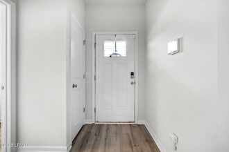 Building Photo - 98 Great Bend Dr